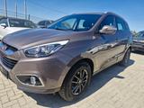 Hyundai ix35 FIFA World Cup Edition AWD - Hyundai ix35 aus 2014 mit Diesel-Antrieb: Geländewagen