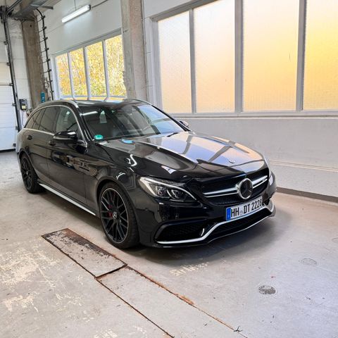 Mercedes-Benz C 63 S T AMG Carbon Ponorama Driver's Package