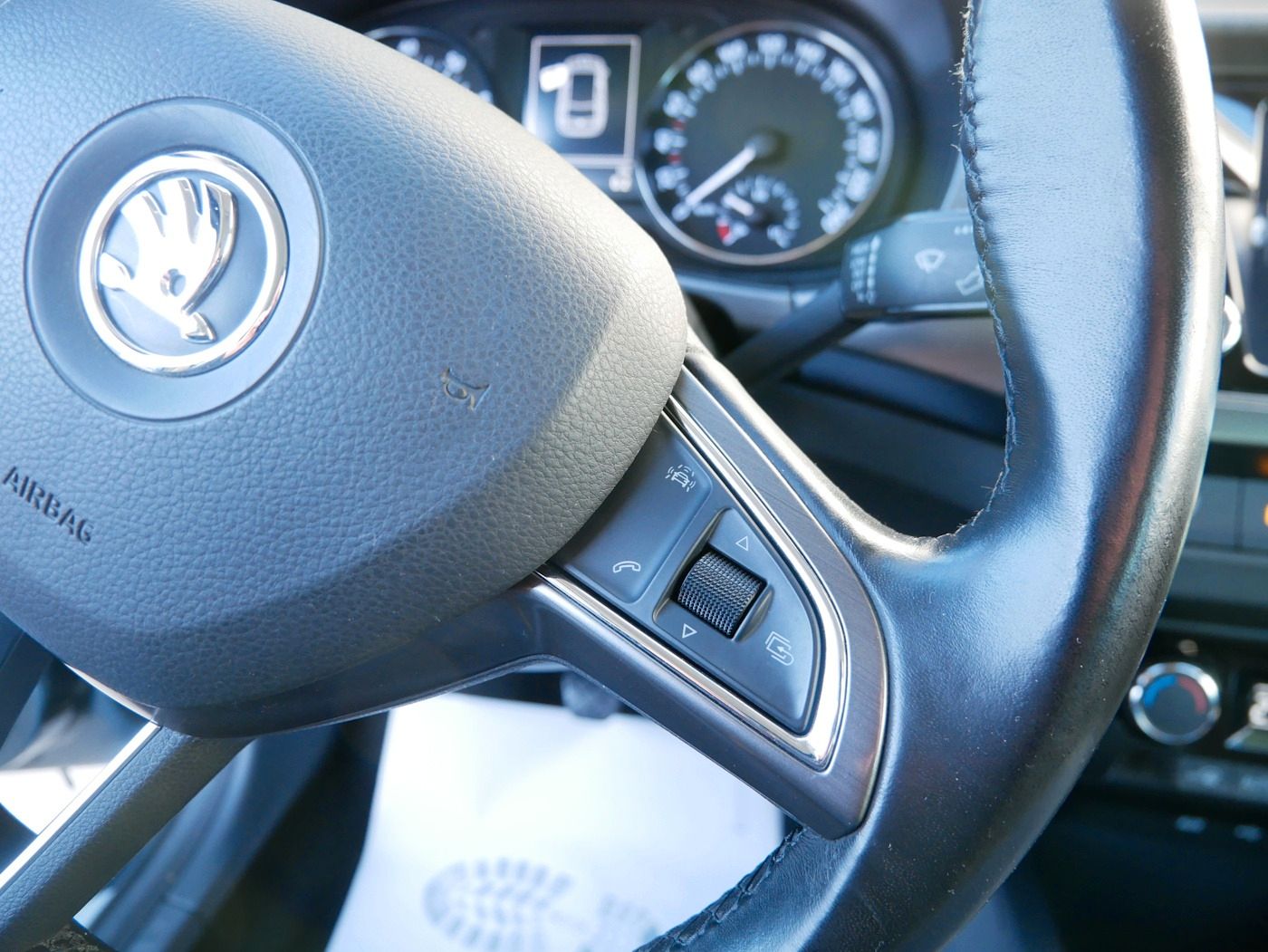 Fahrzeugabbildung SKODA Fabia Combi 1.2 TSI Joy PDC SHZ NSW Klimaautom.