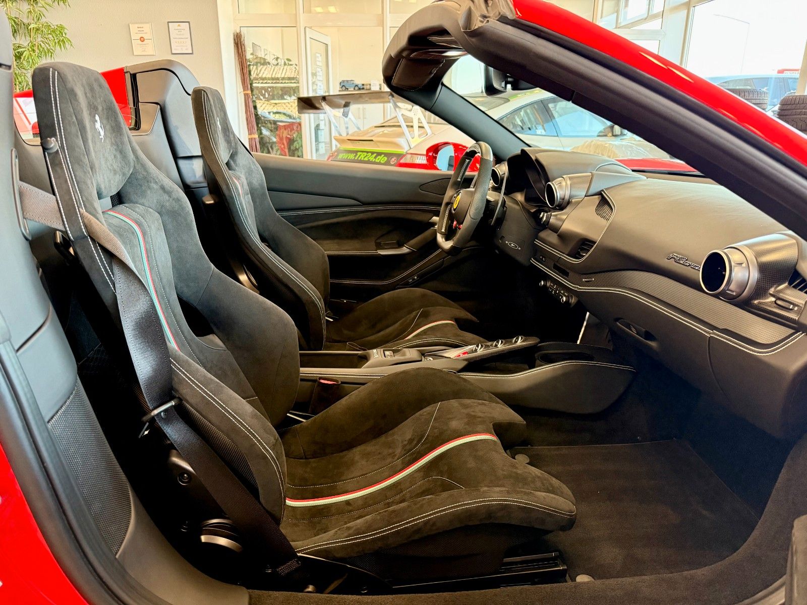 Fahrzeugabbildung Ferrari F8 Spider Carbon Racing Seats/LIFT/LED