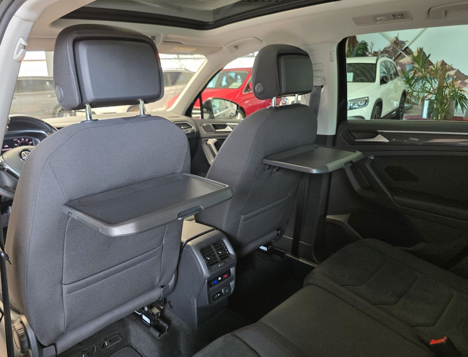 Fahrzeugabbildung Volkswagen Tiguan R-Line/Pano/Keyless/LED/Virtual/Dynaudio