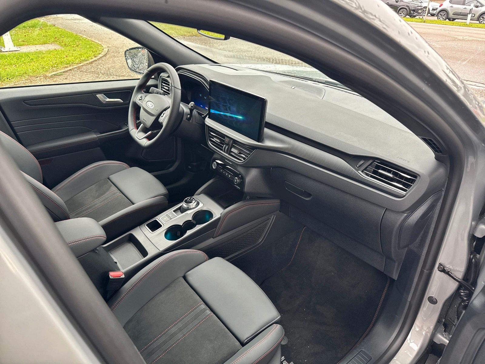 Fahrzeugabbildung Ford Kuga Plug-In Hybrid ST-Line X, TECHNOLOGIEPAKET