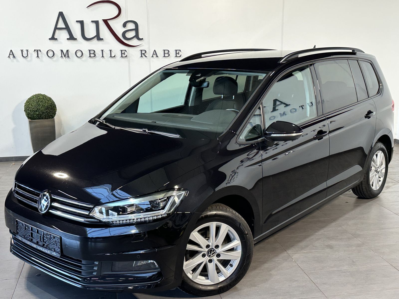 Fahrzeugabbildung Volkswagen Touran 2.0 TDI DSG Comfortline NAV+LED+AHK+KAM