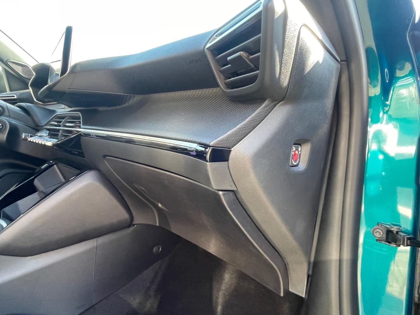 Peugeot 2008 Style Navi LED Apple CarPlay Android Auto K