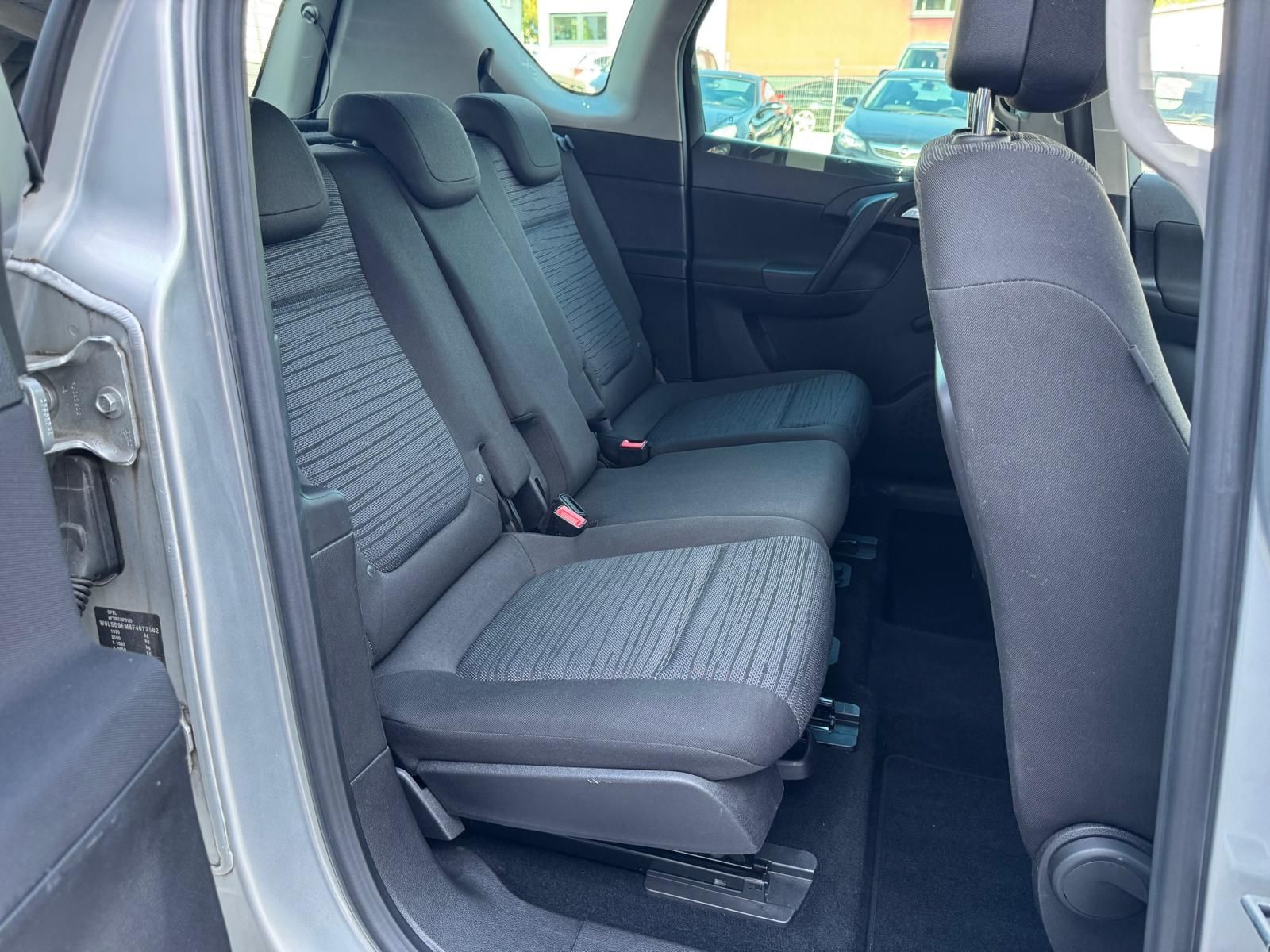 Fahrzeugabbildung Opel Meriva B Style°AHK°Kamera°