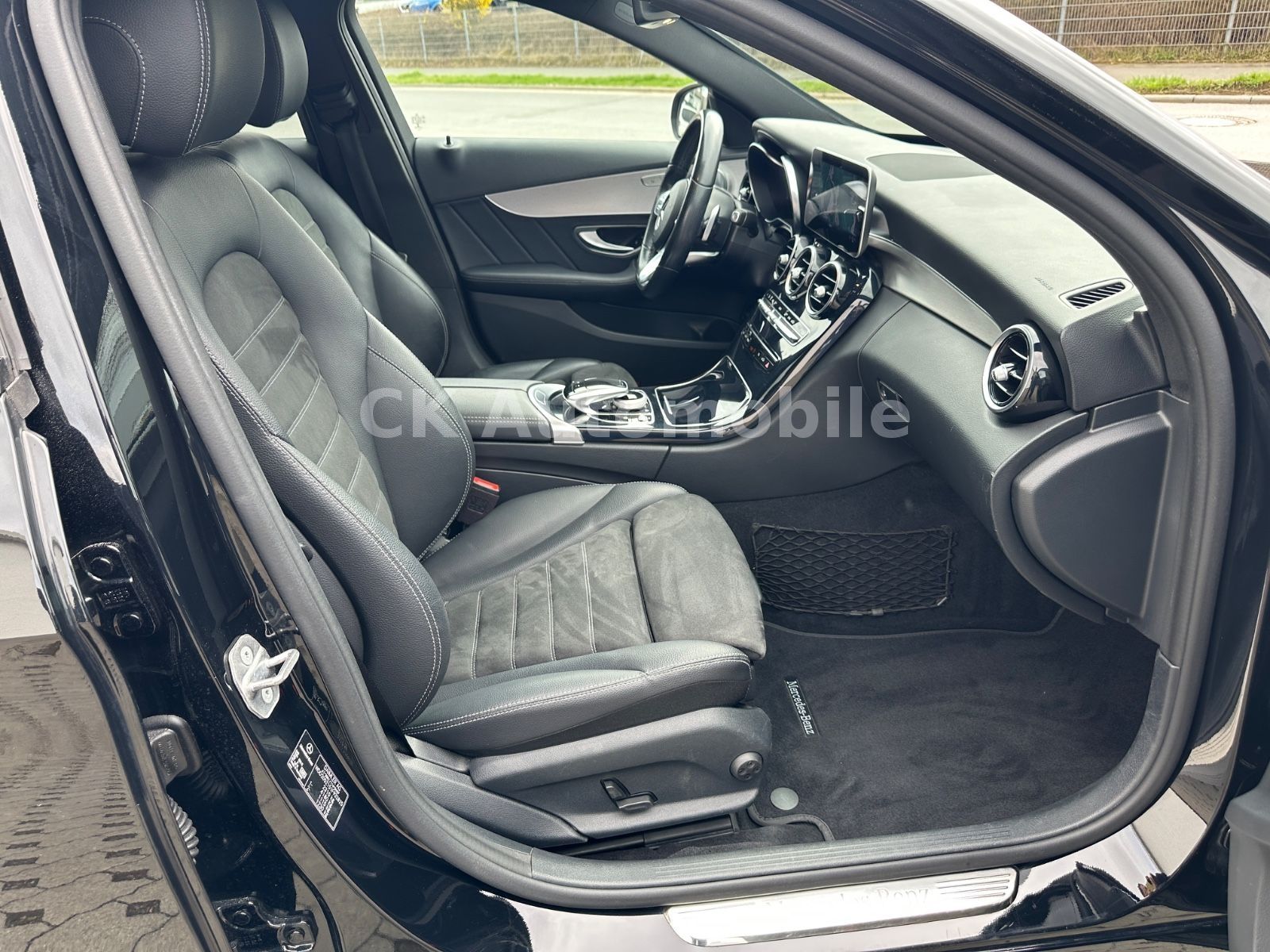 Fahrzeugabbildung Mercedes-Benz C 220d T  4Matic AMG-Line/Navi/LED/Kam/