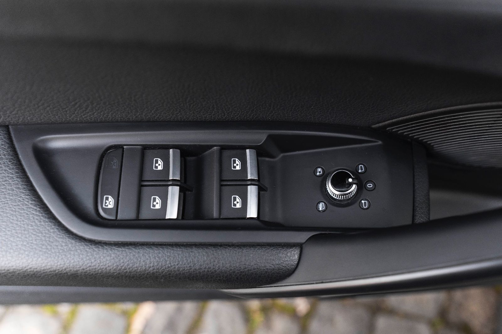 Fahrzeugabbildung Audi Q5 2.0 TFSI QUATTRO S-LINE 360° B&O TOTW SHZ PDC