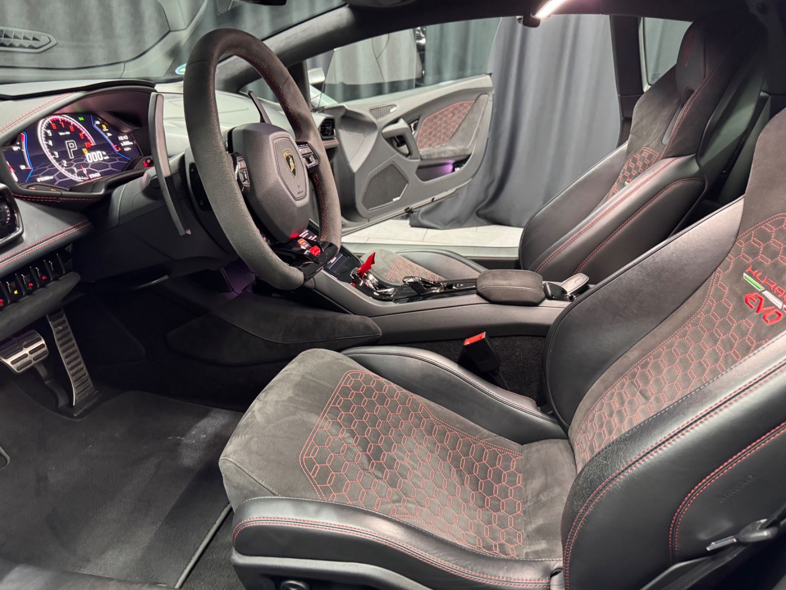 Fahrzeugabbildung Lamborghini Huracan EVO LP640|LIFT|SENSONUM|KAMERA|AD PERSON