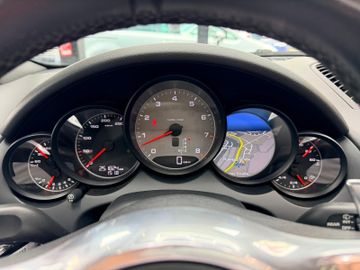 Porsche Cayenne - 9