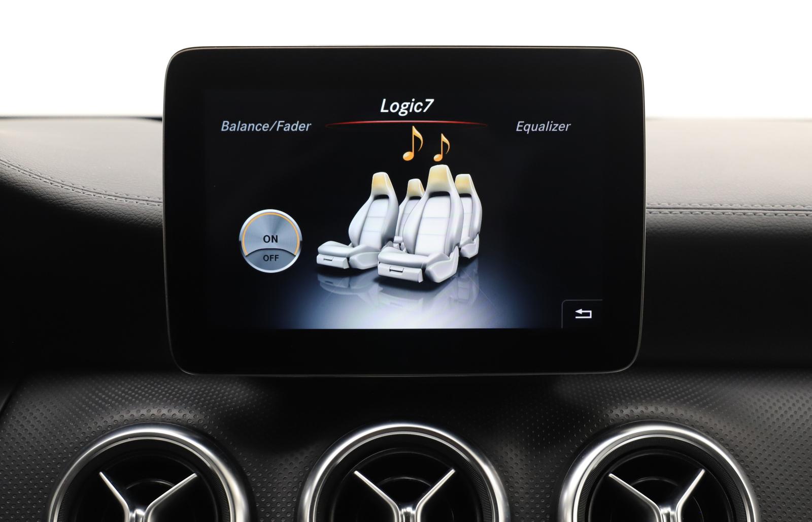Mercedes-Benz A 45 AMG 381PS 4Matic Carplay Memory Pano PAGA