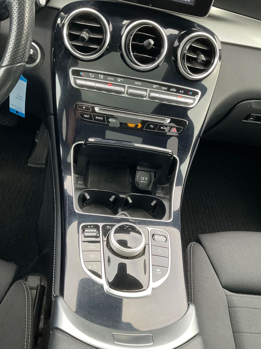 Fahrzeugabbildung Mercedes-Benz GLC 220 d 4MATIC Autom.AHK,Kamera,Distronic,LED