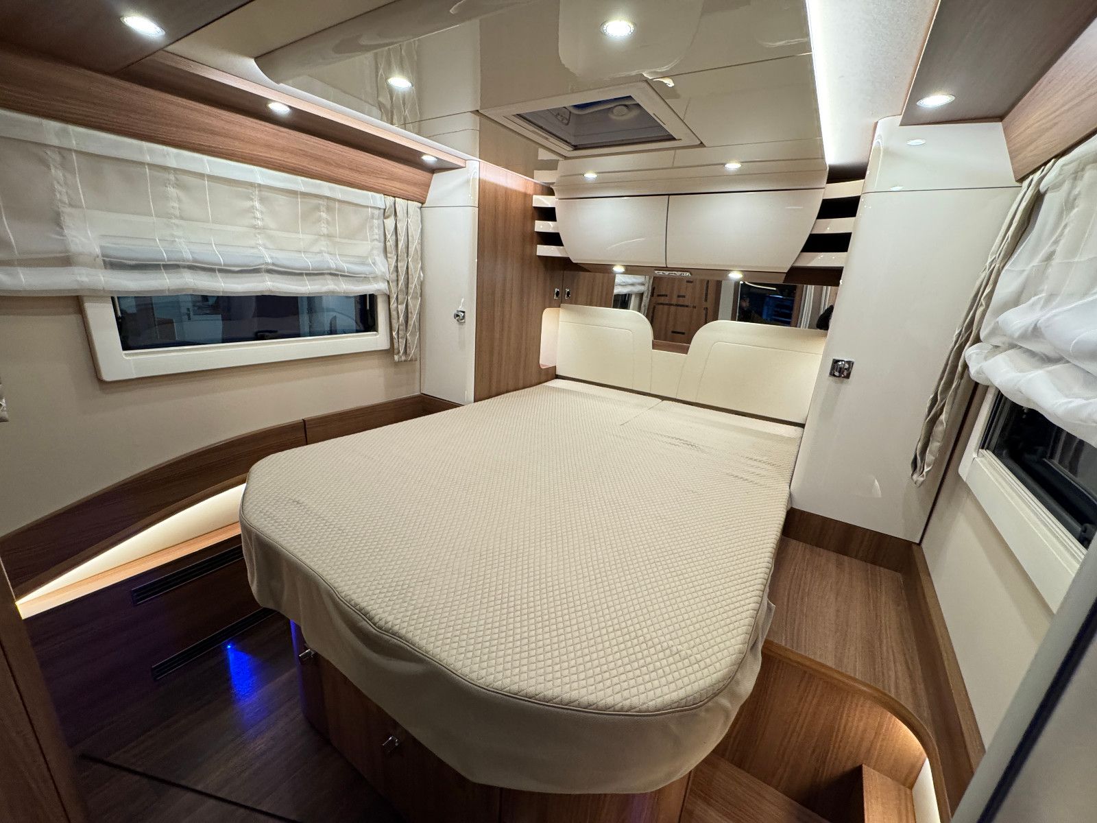 Fahrzeugabbildung Carthago Chic e-line I 51 QB MERCEDES 418 CDI 9GT 1.HAND