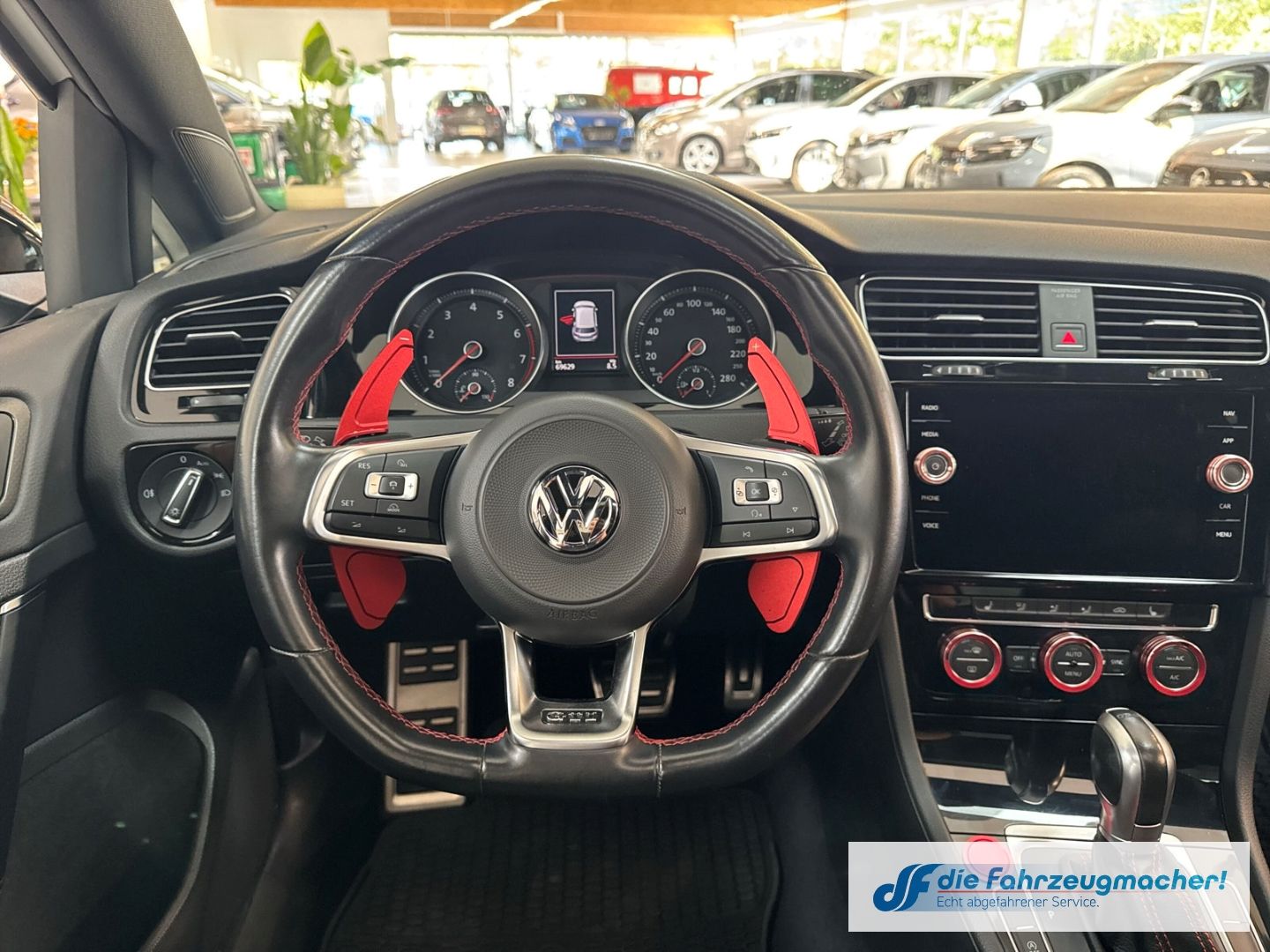 Fahrzeugabbildung Volkswagen Golf VII GTI DSG TOP-Panodach Navi VOLL-LED ACC