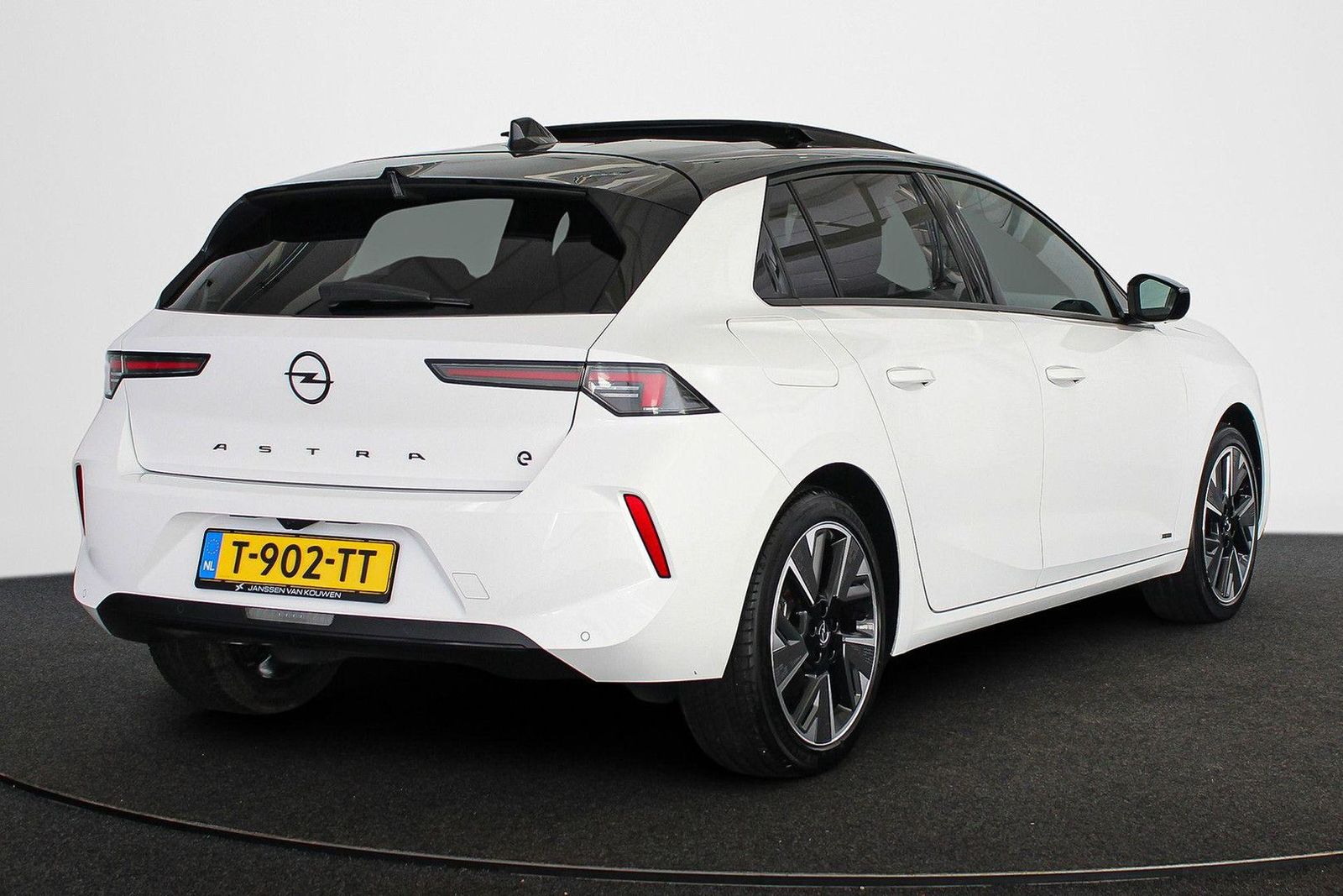 Opel Astra Electric 54 kWh GS imagem 3