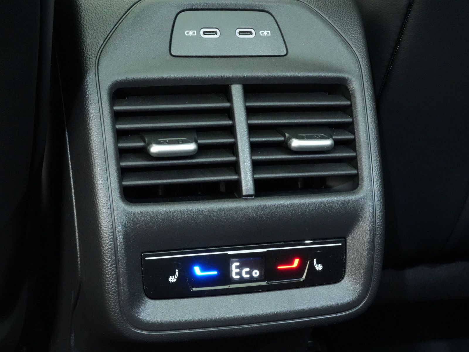 Volkswagen Passat eHybrid Elegance PANO MATRIX AHK ACC H K foto 21
