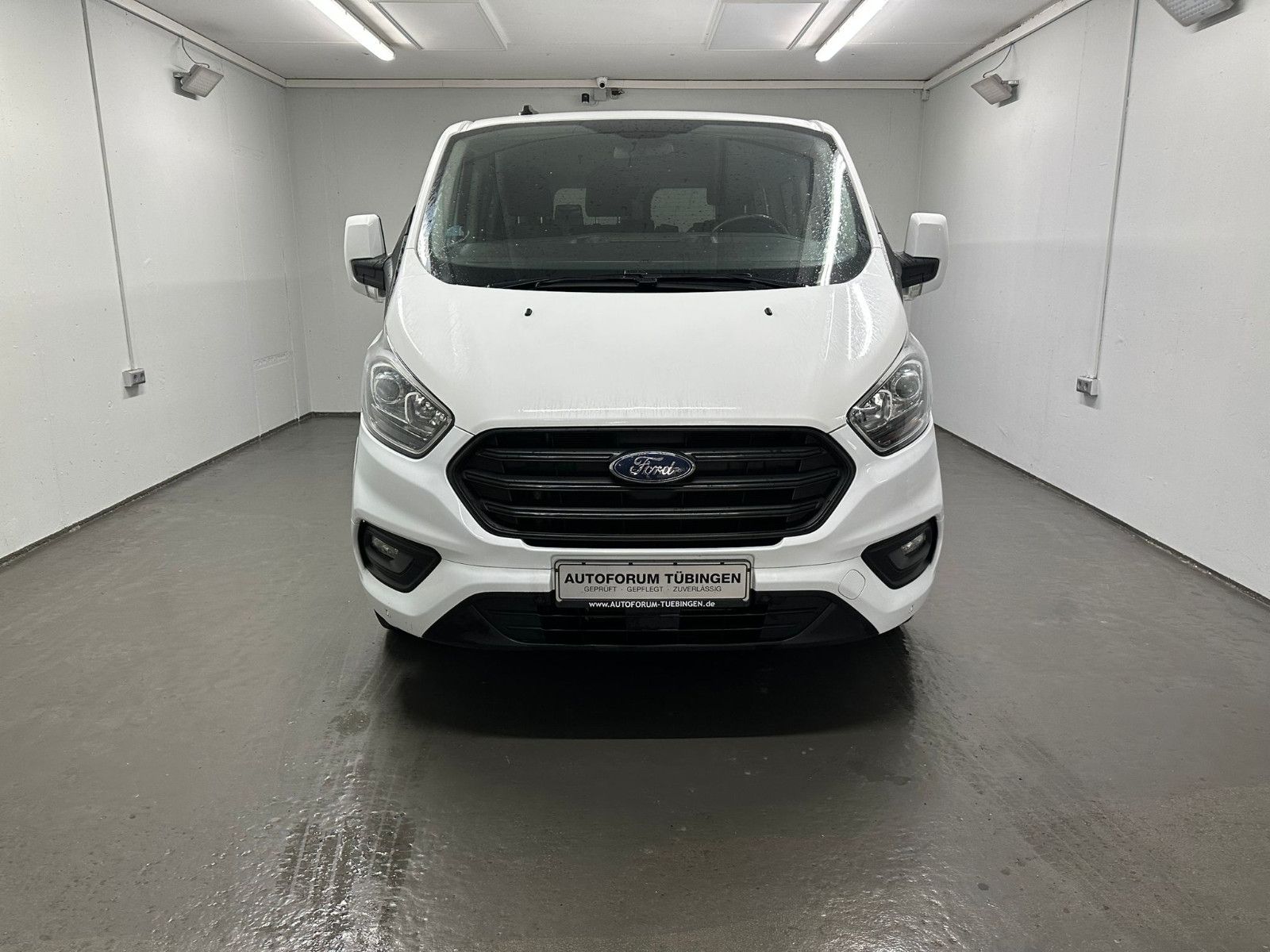 Fahrzeugabbildung Ford Transit Custom 320 L1H1 9-SITZE*2xKLIMA*TEMPO*ZH