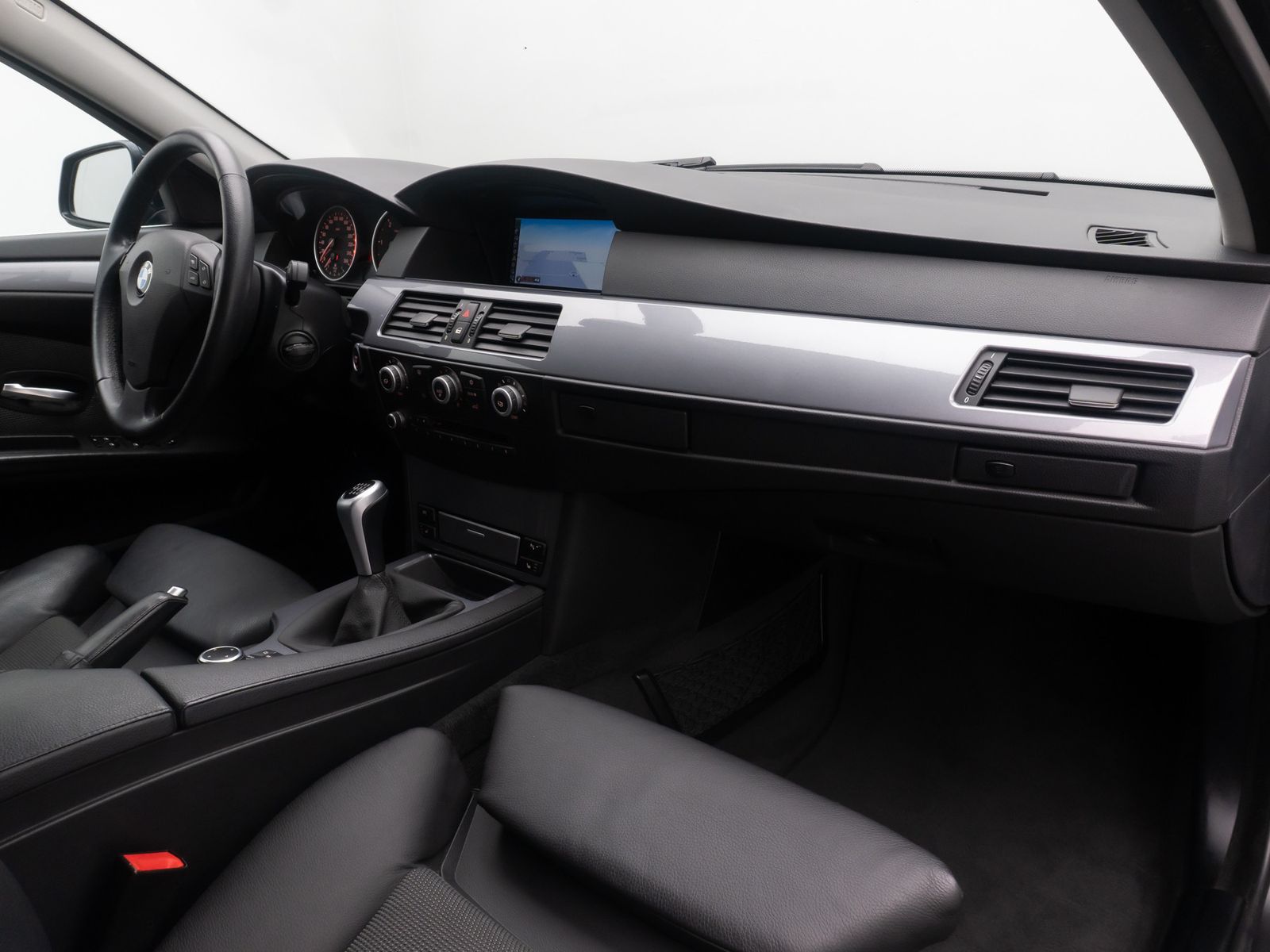 Fahrzeugabbildung BMW 520d Special Edition PDC NaviPro Memory Tempomat