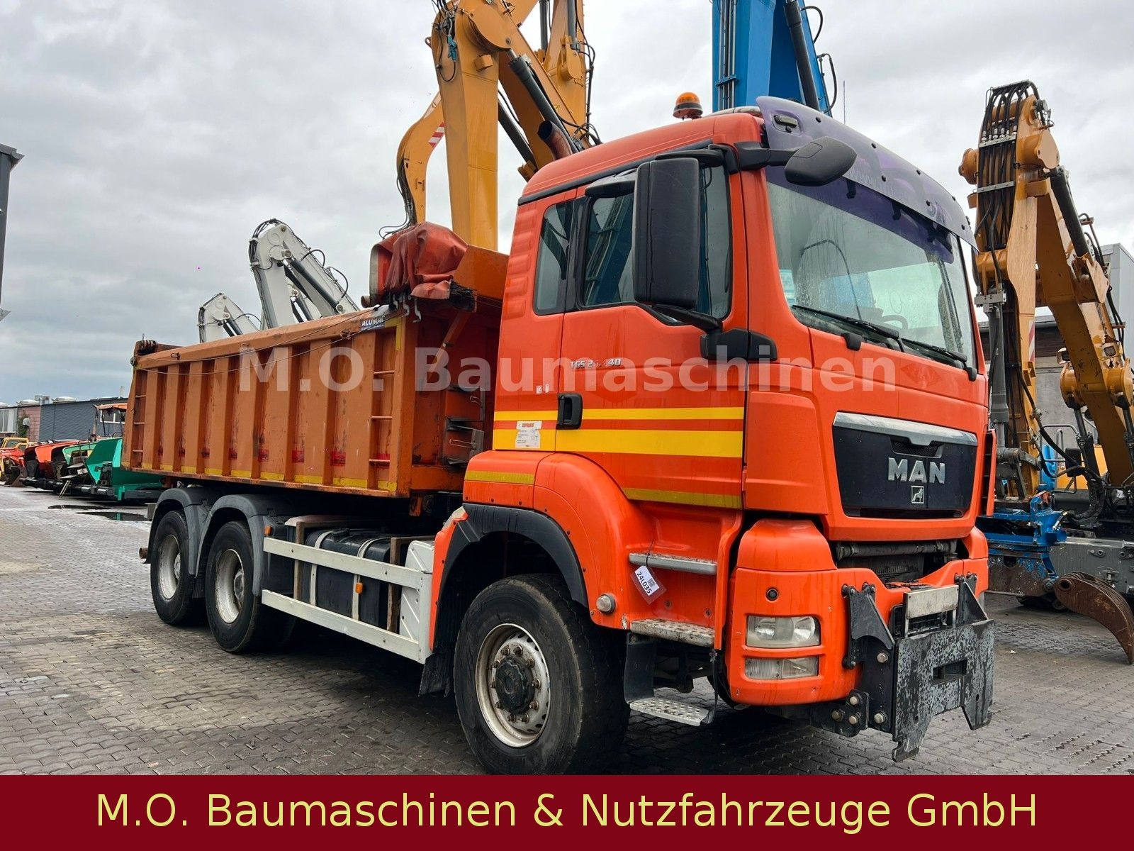 Fahrzeugabbildung MAN TGS 26.440 / 6x6 / Bordmatik / Plane / AC /