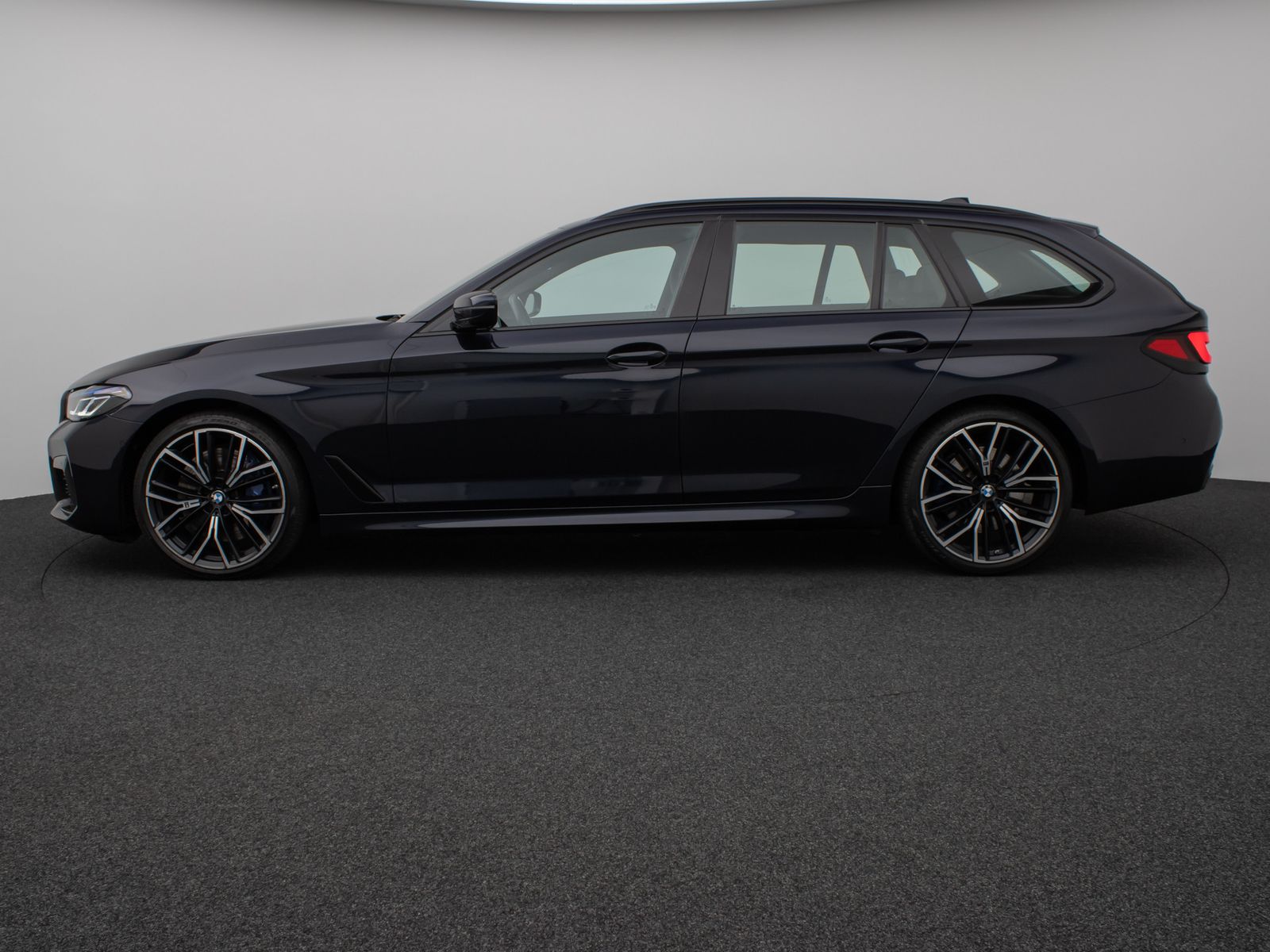 Fahrzeugabbildung BMW 530d  xD M Sport Kamera Laser HUD DAB H/K 20Zoll