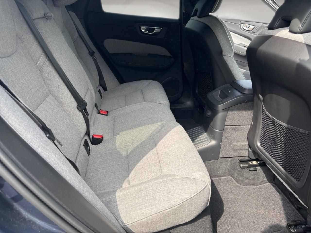 Fahrzeugabbildung Volvo XC60 T6 AWD Plug-In Hybrid Plus Dark