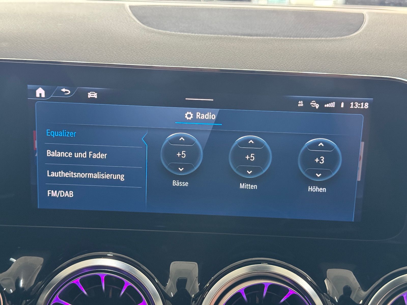 Fahrzeugabbildung Mercedes-Benz GLA 200 d 8GT AMG LINE PLUS MBUX DISTRONIC 19ALU