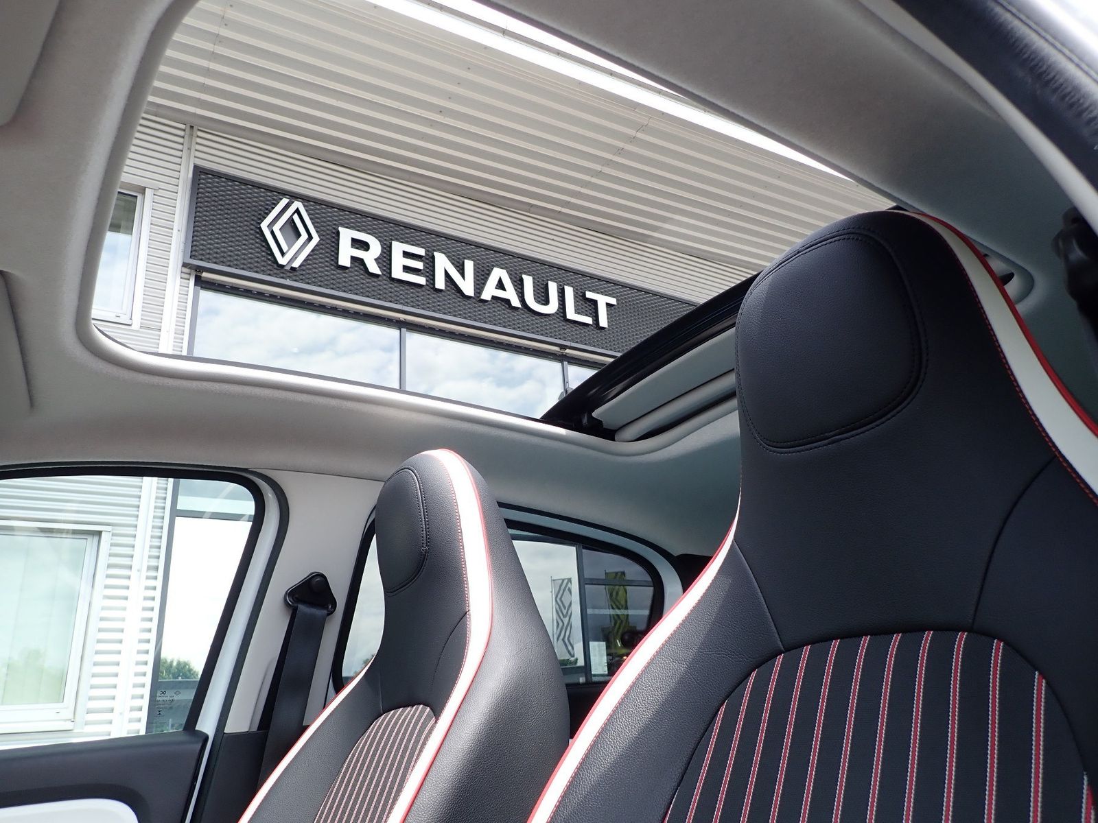 Fahrzeugabbildung Renault Twingo TCe 90 LE COQ SPORTIF/AUTOMATIK/ FALTDACH