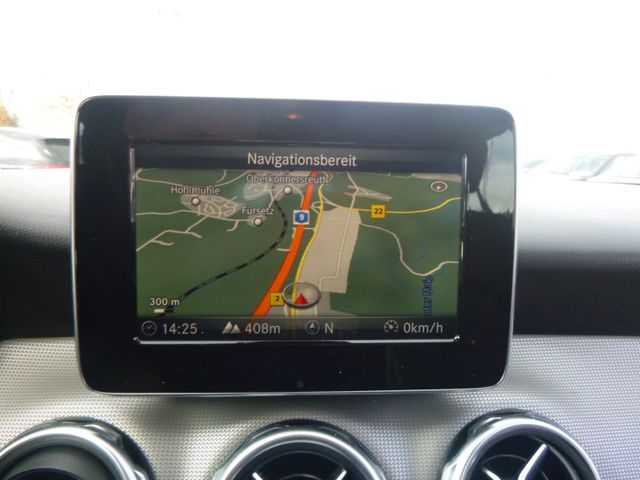 Fahrzeugabbildung Mercedes-Benz GLA 200 >AUT/AHK/NAV/KAM/LED-Licht/LEDER<