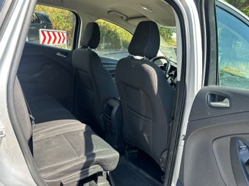 Ford Kuga - 11