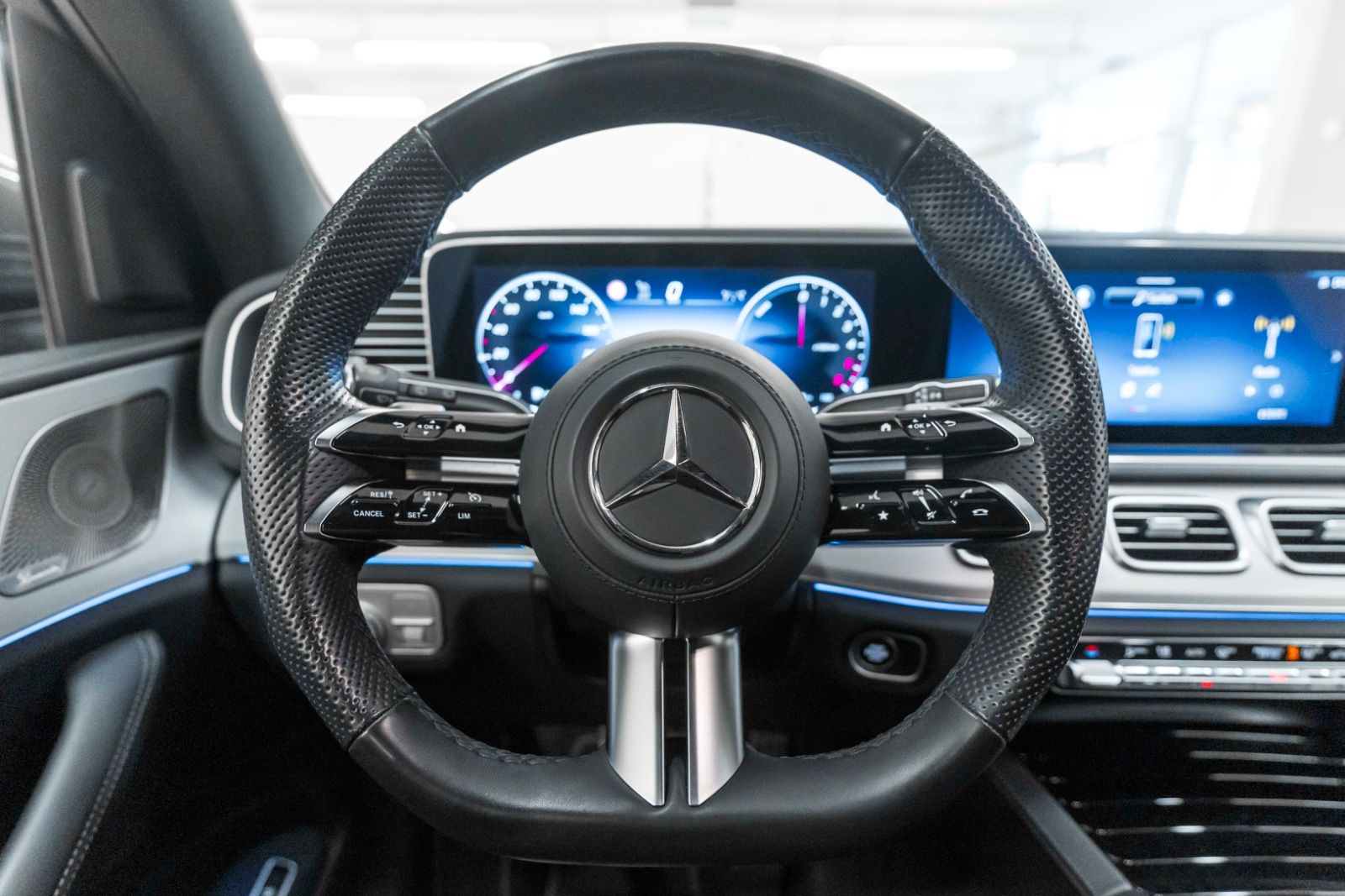 Fahrzeugabbildung Mercedes-Benz GLE 350de 4Matic AMG 3D KAM BURMESTER ACC LUFT