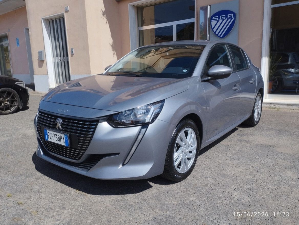 PEUGEOT 208