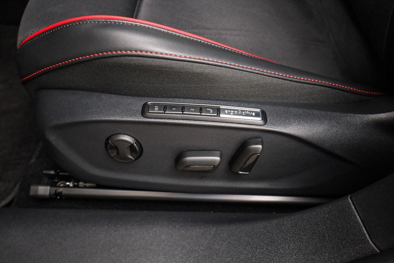 Volkswagen ID.7 GTX 4M*WÄRMEPUMPE*IQ.LIGHT*AHK*KAMERA*PDC*N