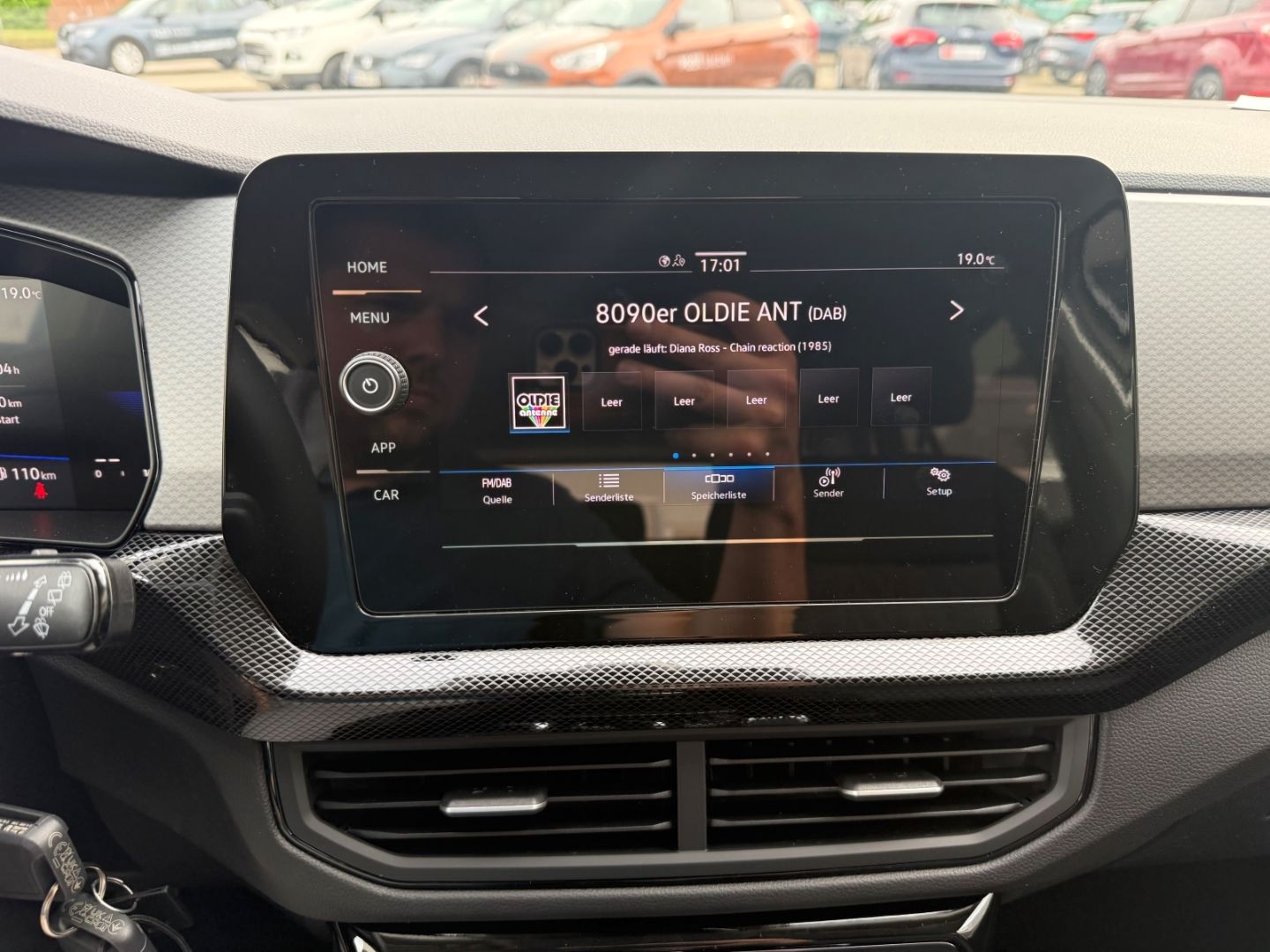 Fahrzeugabbildung Volkswagen T-Cross 1.0 TSI 70 kW Life Digitales Cockpit LED