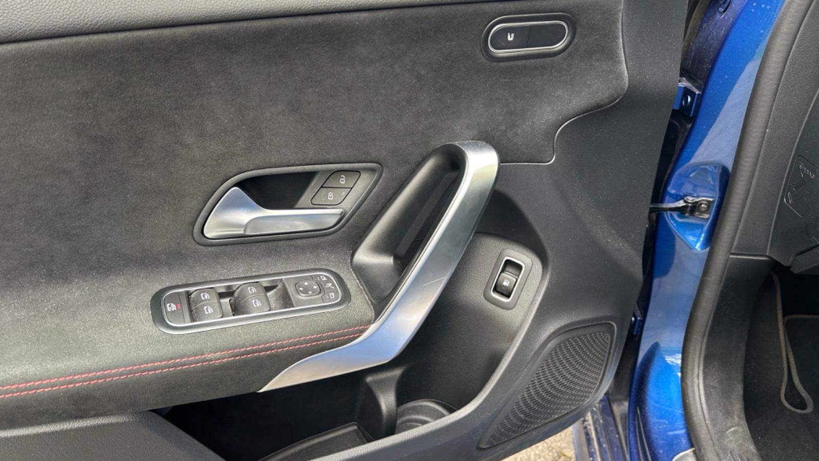 Mercedes-Benz A 250 e Plug-in-Hybrid DCT AMG / Top Zustand