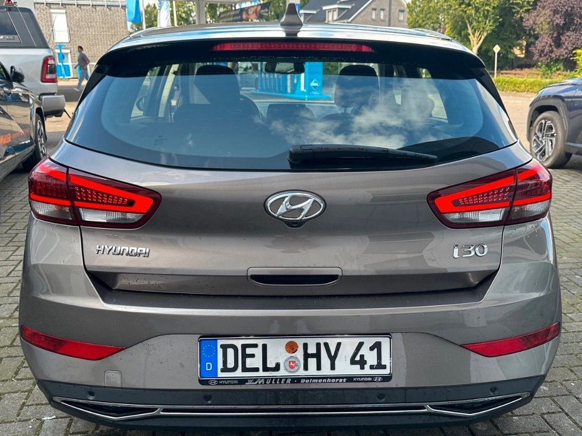 Fahrzeugabbildung Hyundai i30 1.5 T-GDI