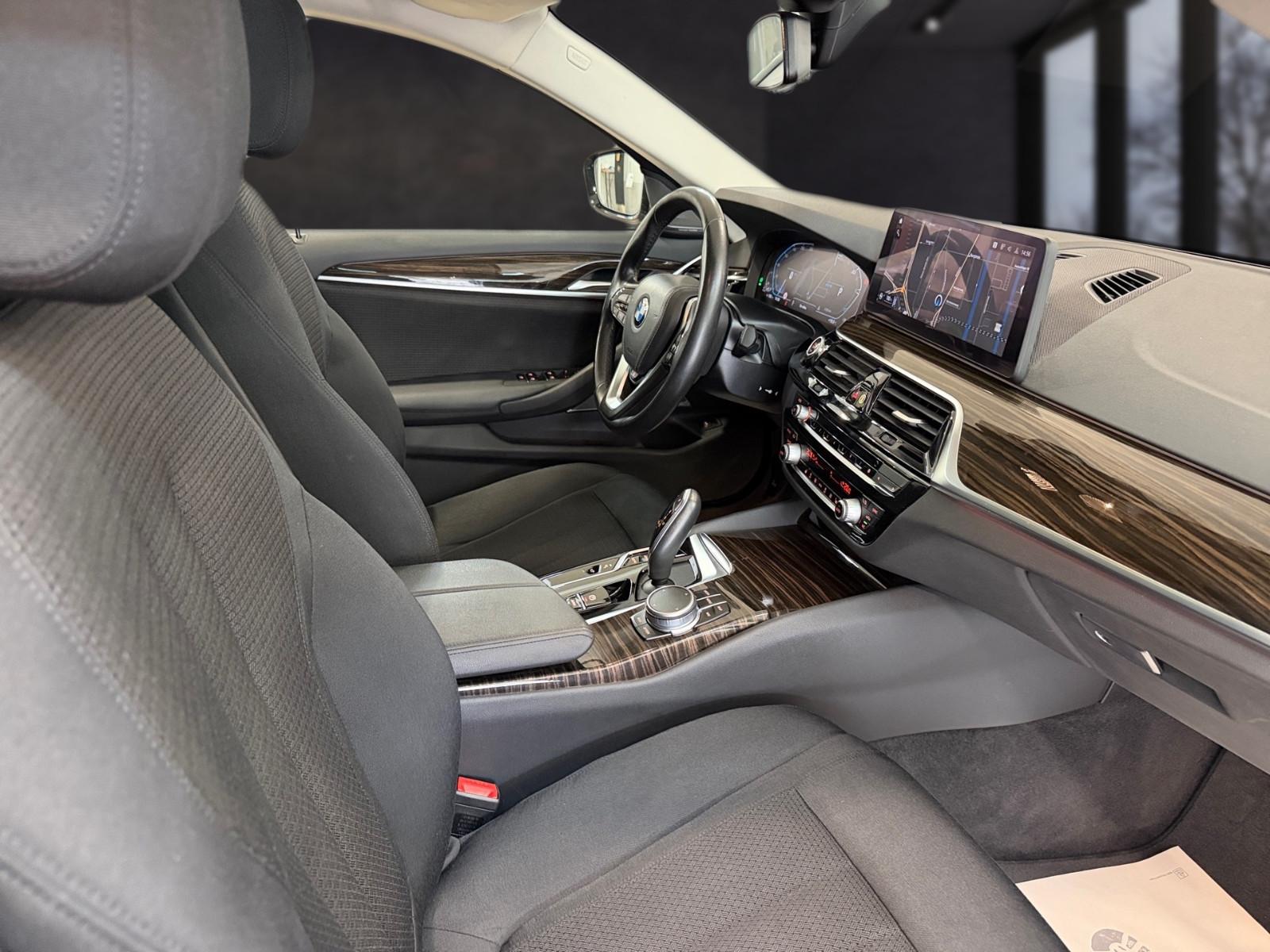 BMW 520 d xDrive Touring Panorama*360°*LED*1H, миниатюра 15