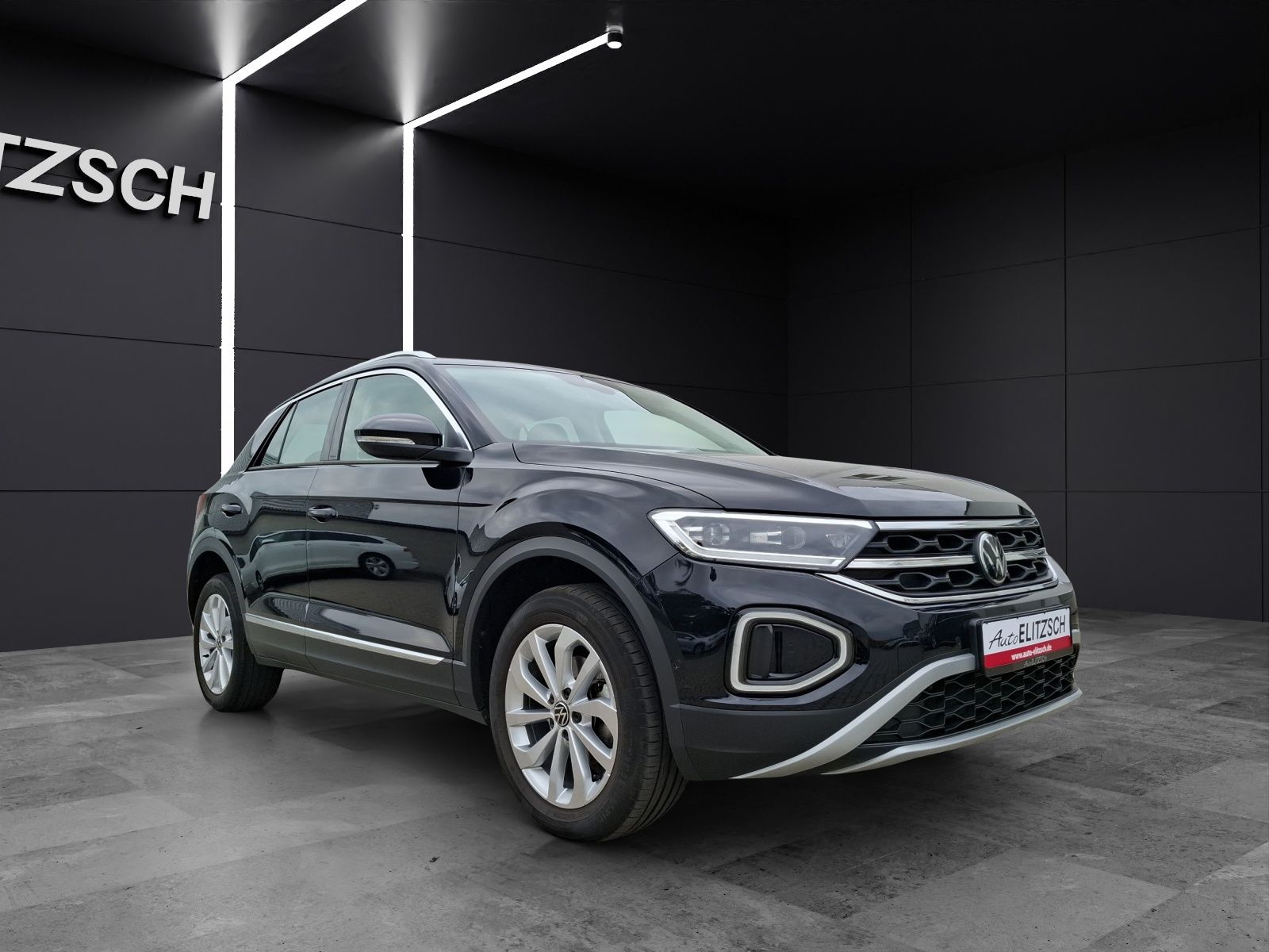 Fahrzeugabbildung Volkswagen T-Roc TSI Style LED AHK Navi AID ACC RFK SH