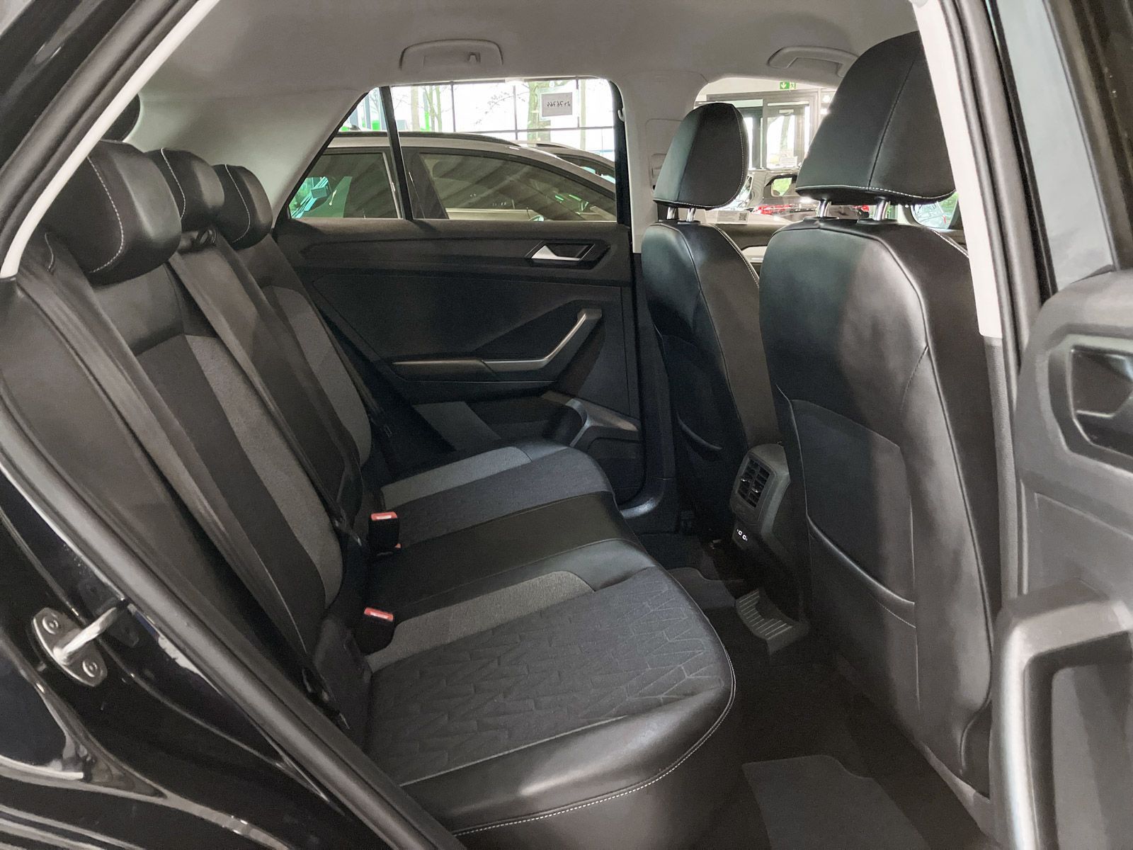 Volkswagen T-Roc - Bild 13