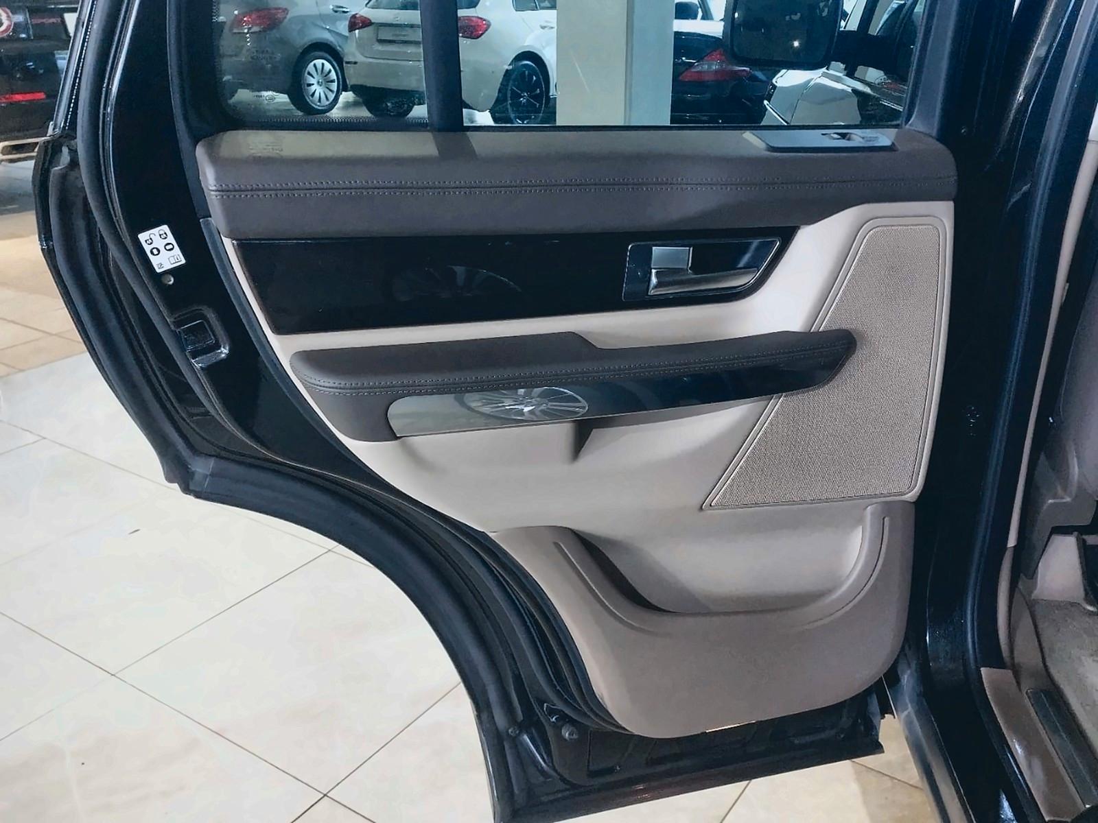 Land Rover V6 TD HSE *1.Hand*Navi*360° Kamera*AHK 3,5t*