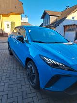 MG4 EV Standard Modell 24 - 7 Jahre Garantie  - blaue MG MG4
