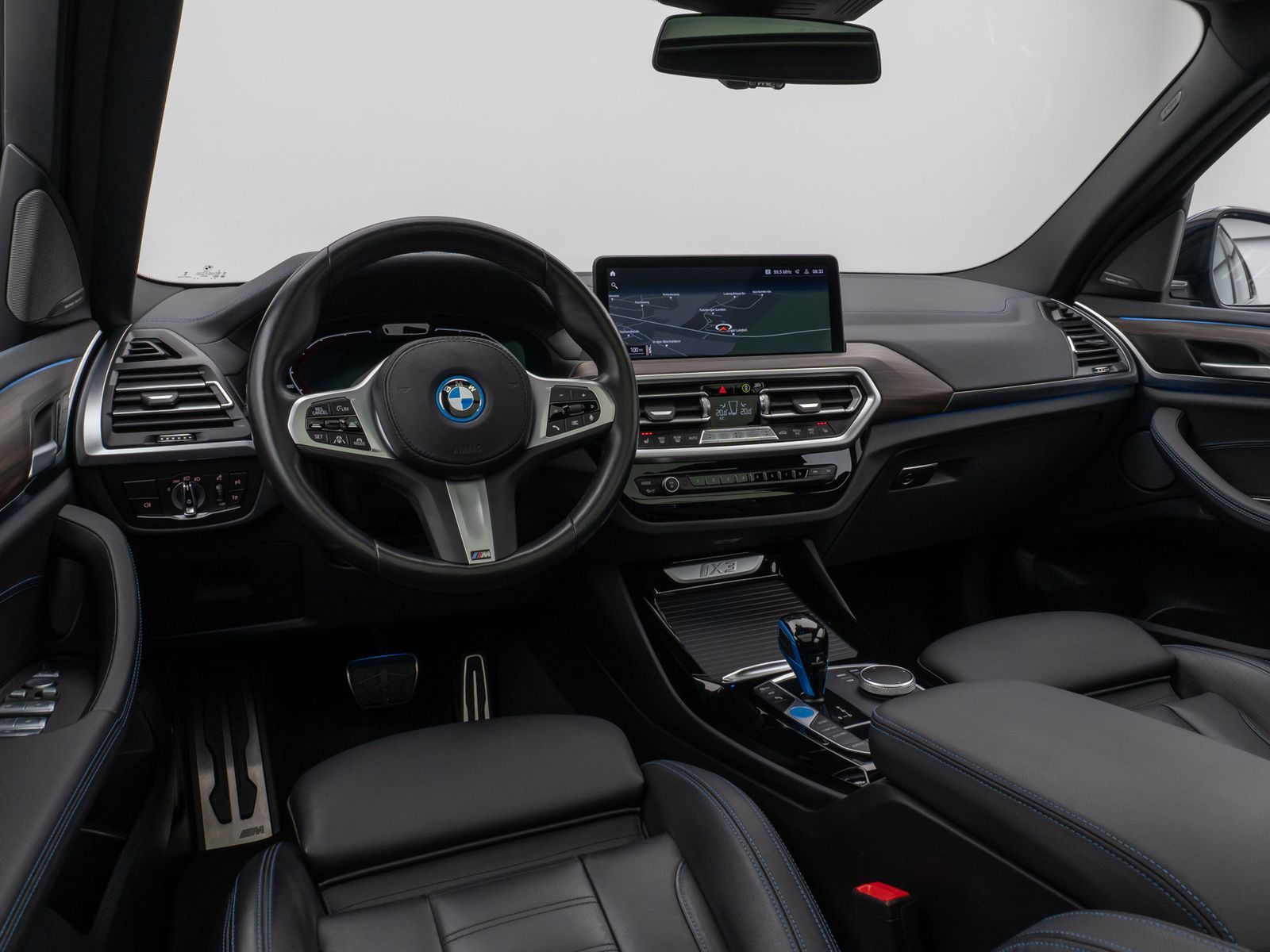 Fahrzeugabbildung BMW iX3 Impressive M Sport Panorama 360°HUD DAB H/K