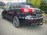 Mitsubishi Lancer Sportback Plus - Mitsubishi Lancer mit Benzin-Antrieb