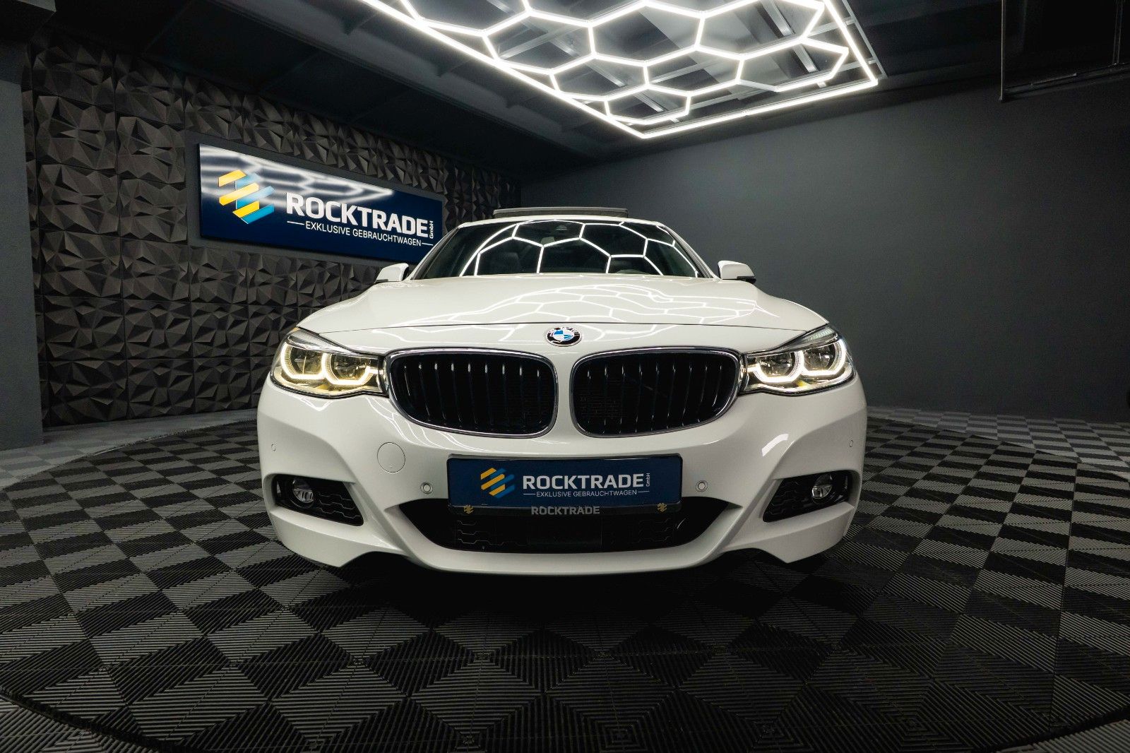 Fahrzeugabbildung BMW 330d Gran Turismo xDrive M Sport *ACC*Pano*LED*