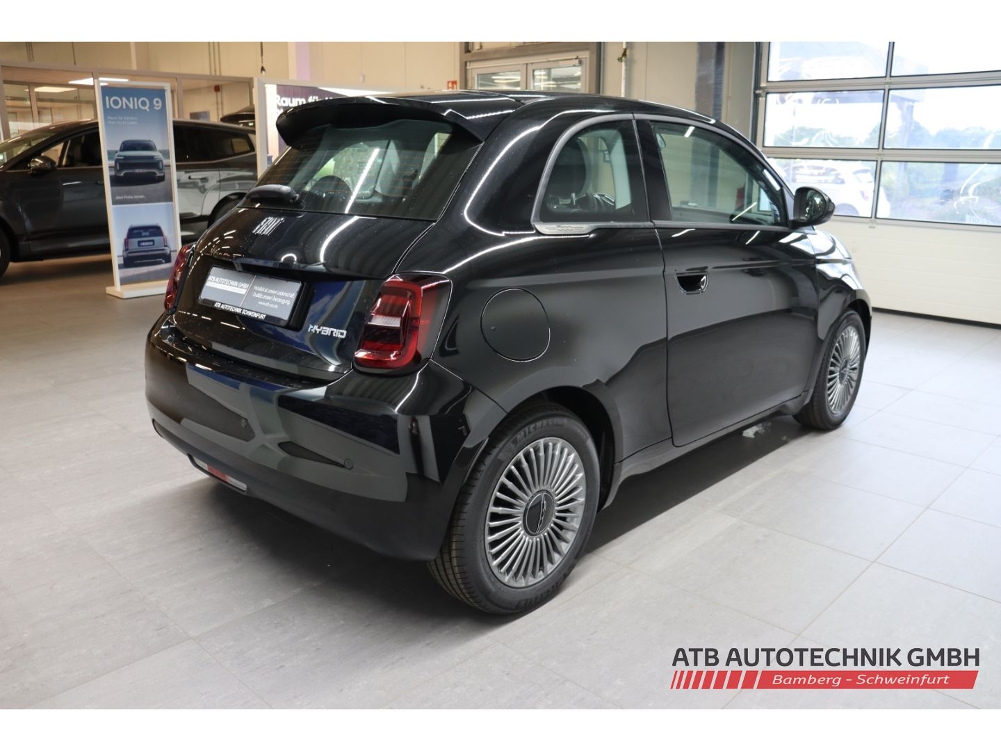 Fahrzeugabbildung Fiat 500 ICON + Komfortpaket Hybrid 1.0l PDC Rückfahr