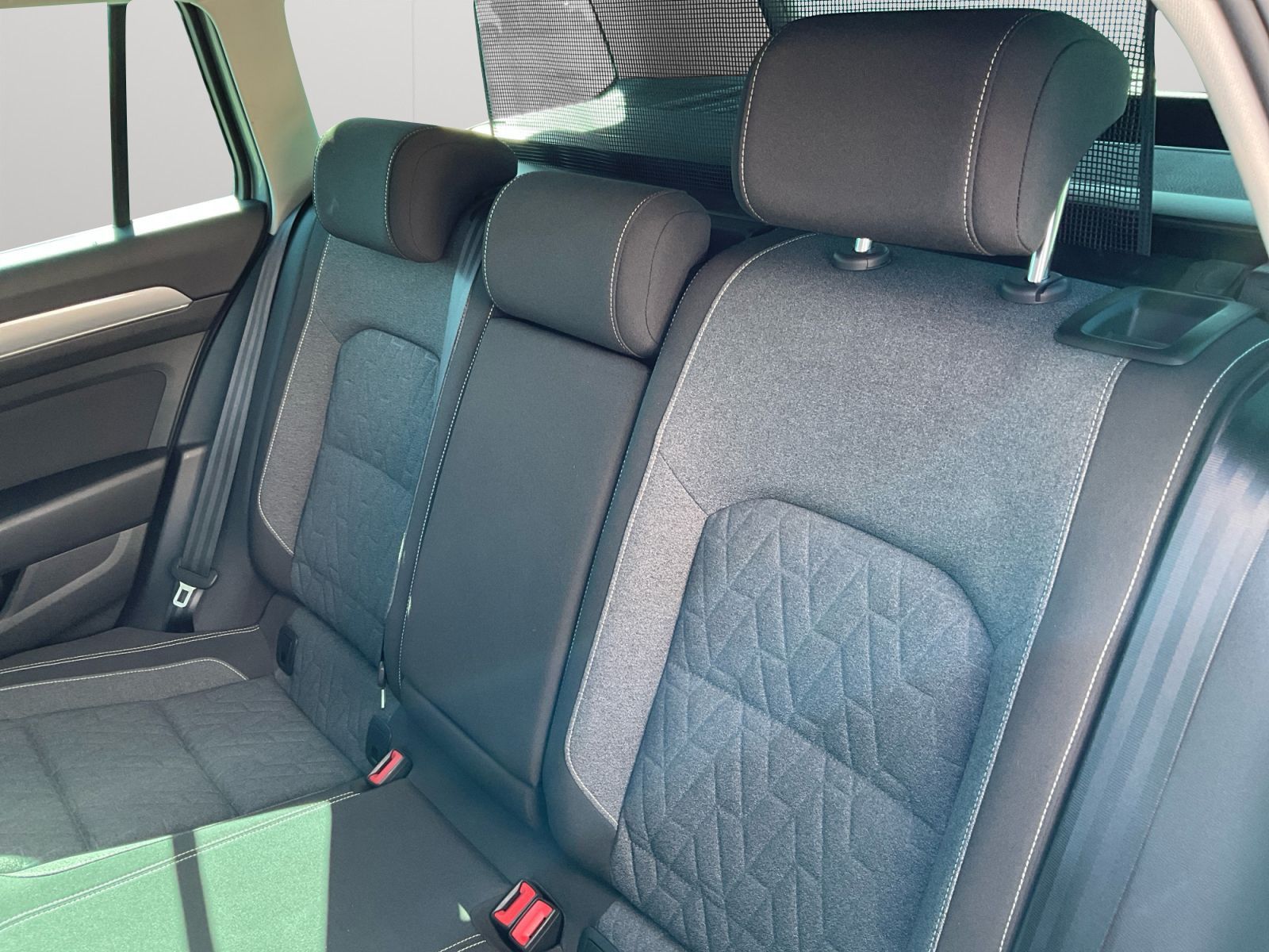 Volkswagen Passat Variant - Bild 13