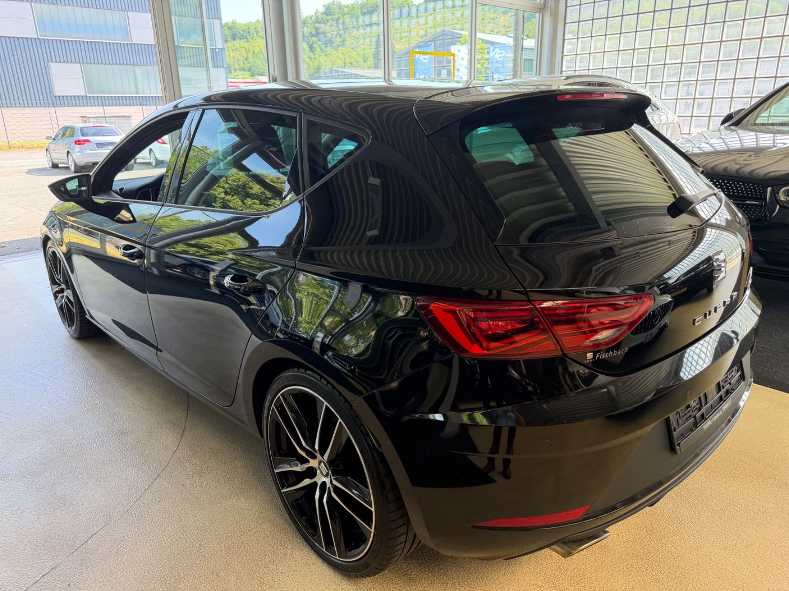 Fahrzeugabbildung SEAT Leon Cupra 300 * Schalter * 1.Hand*