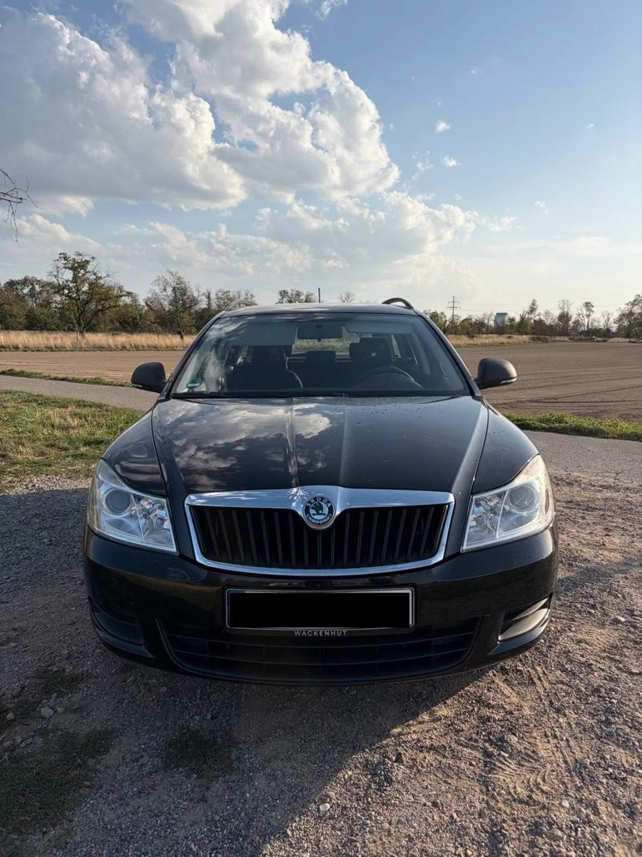 Skoda Octavia 2012 — салон