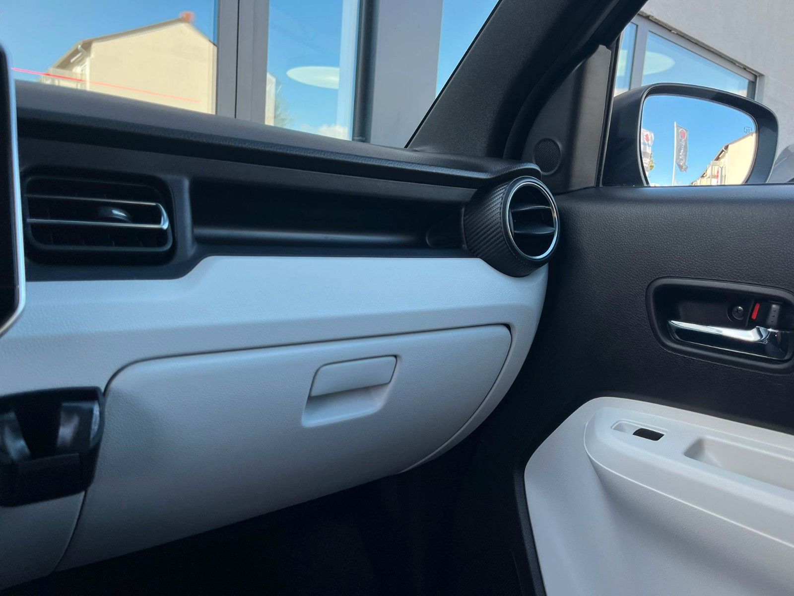 Fahrzeugabbildung Suzuki Ignis 1.2 Allgrip Comfort+*8x bereift*
