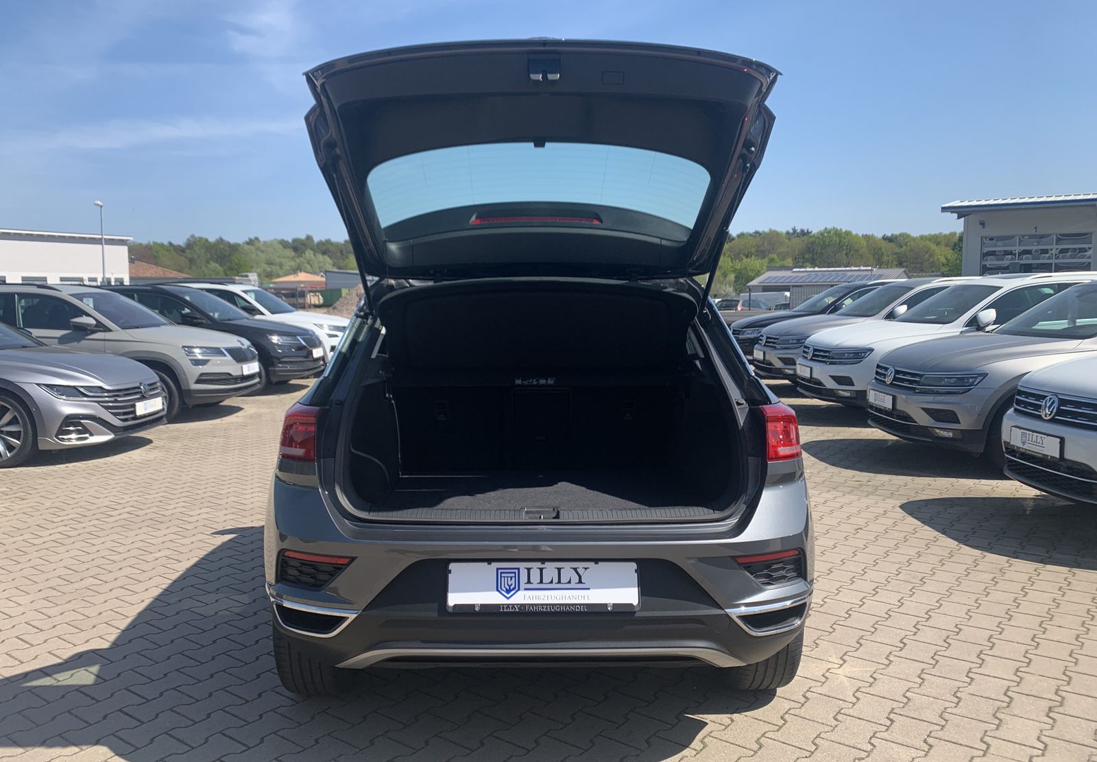 Fahrzeugabbildung Volkswagen T-Roc 2.0 TDI*Style*LED*ACC*Navi*Cam**PDC*