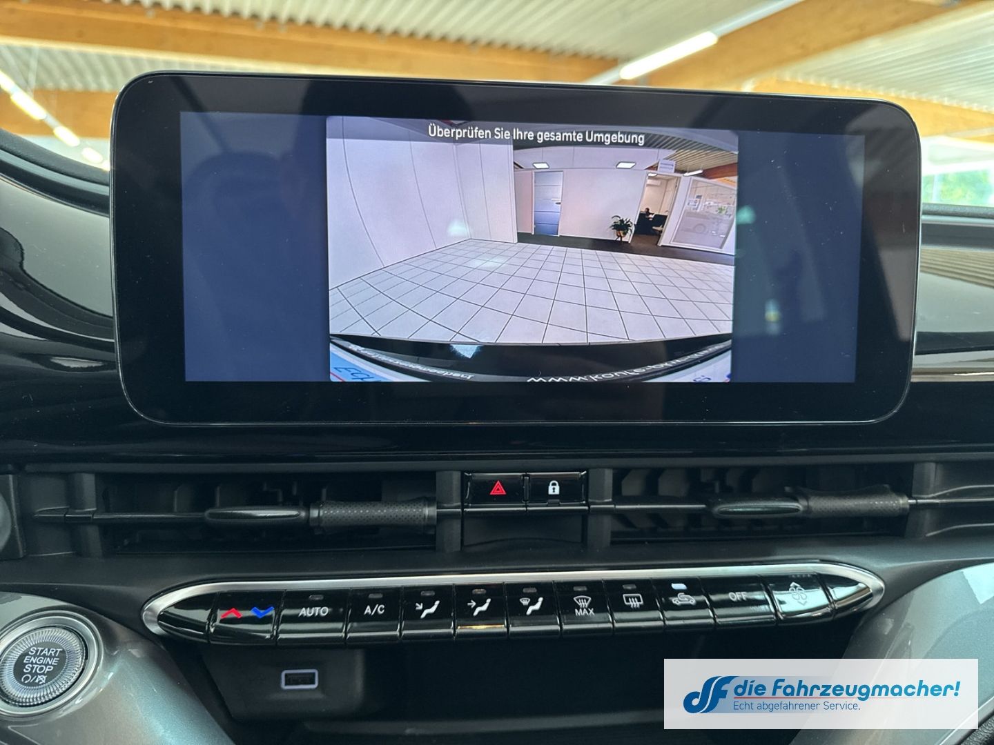 Fahrzeugabbildung Fiat 500 e Navi Soundsystem Apple CarPlay Android Au