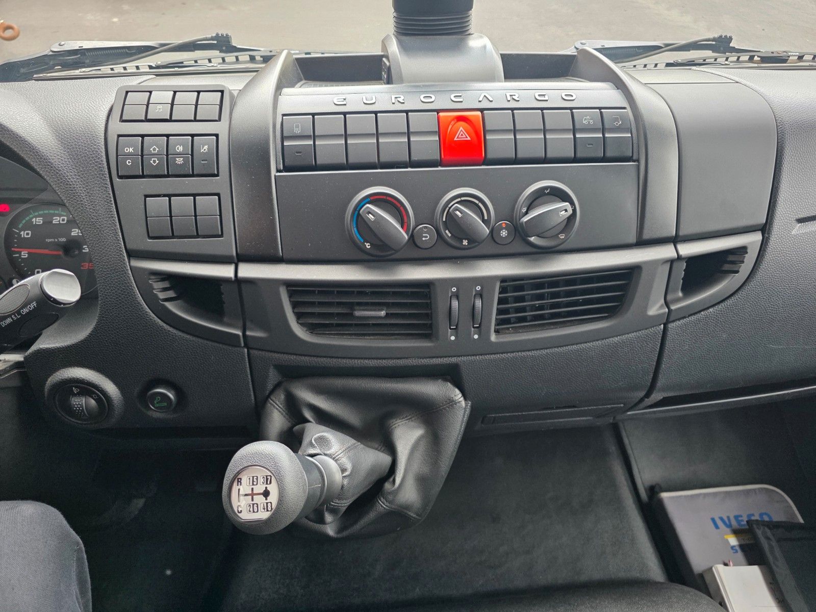 Fahrzeugabbildung Iveco Eurocargo ML120E25 LBW Palfinger 1.500kg